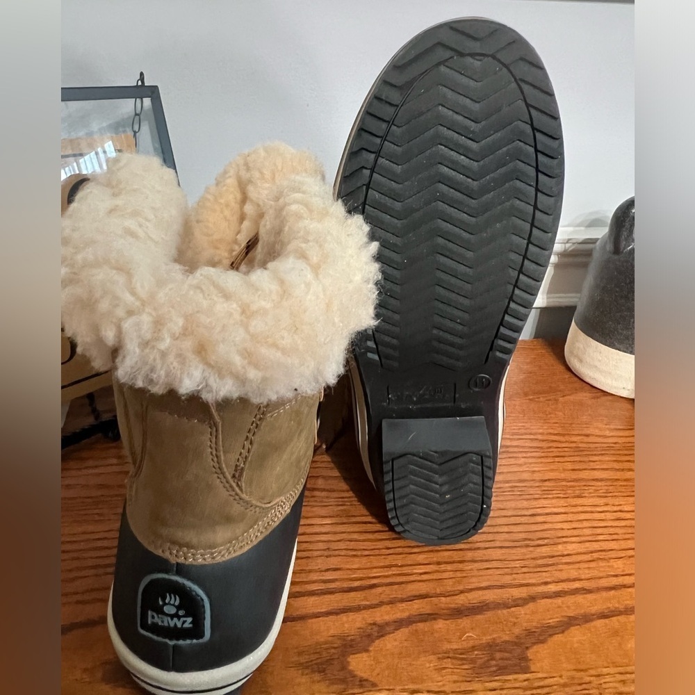 PAWZ -Women's Ginnie Boots Women’s Snowboots. NWOT - Picture 7 of 7